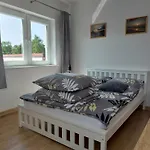 Gosciniec Re-max شقة *